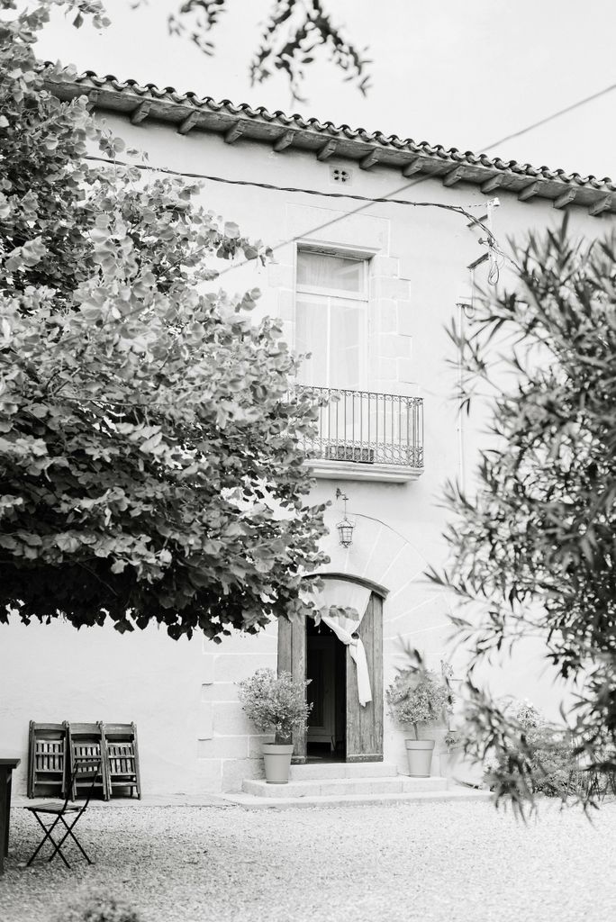 Charming Rustic House in Black and White Shade